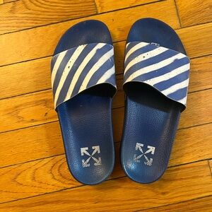 Off-White Navy & White Zebra-Print Slide Sandals
